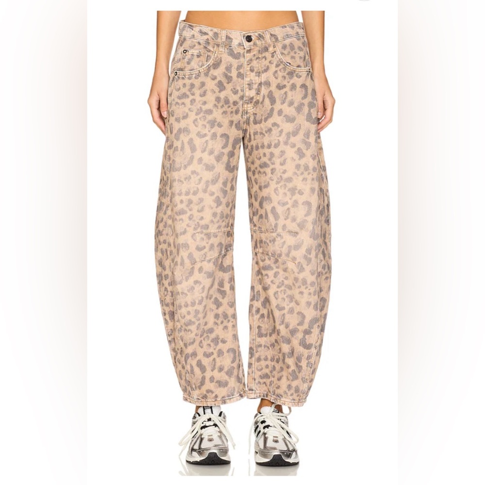 Free People - We The Free Mid Rise Barrel Jeans In Leopard Print size 27